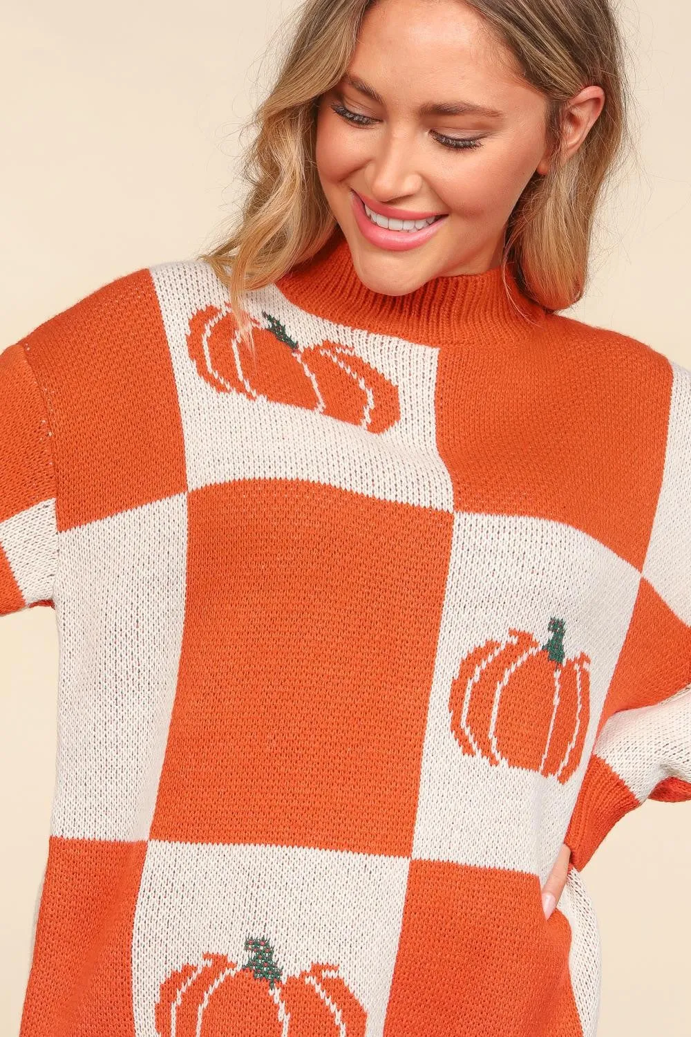 CHECKER PUMPKIN OVERSIZED SWEATER KNIT TOP