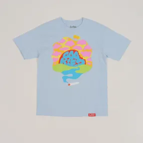 HAPPY TRAILS TEE POWDER BLUE