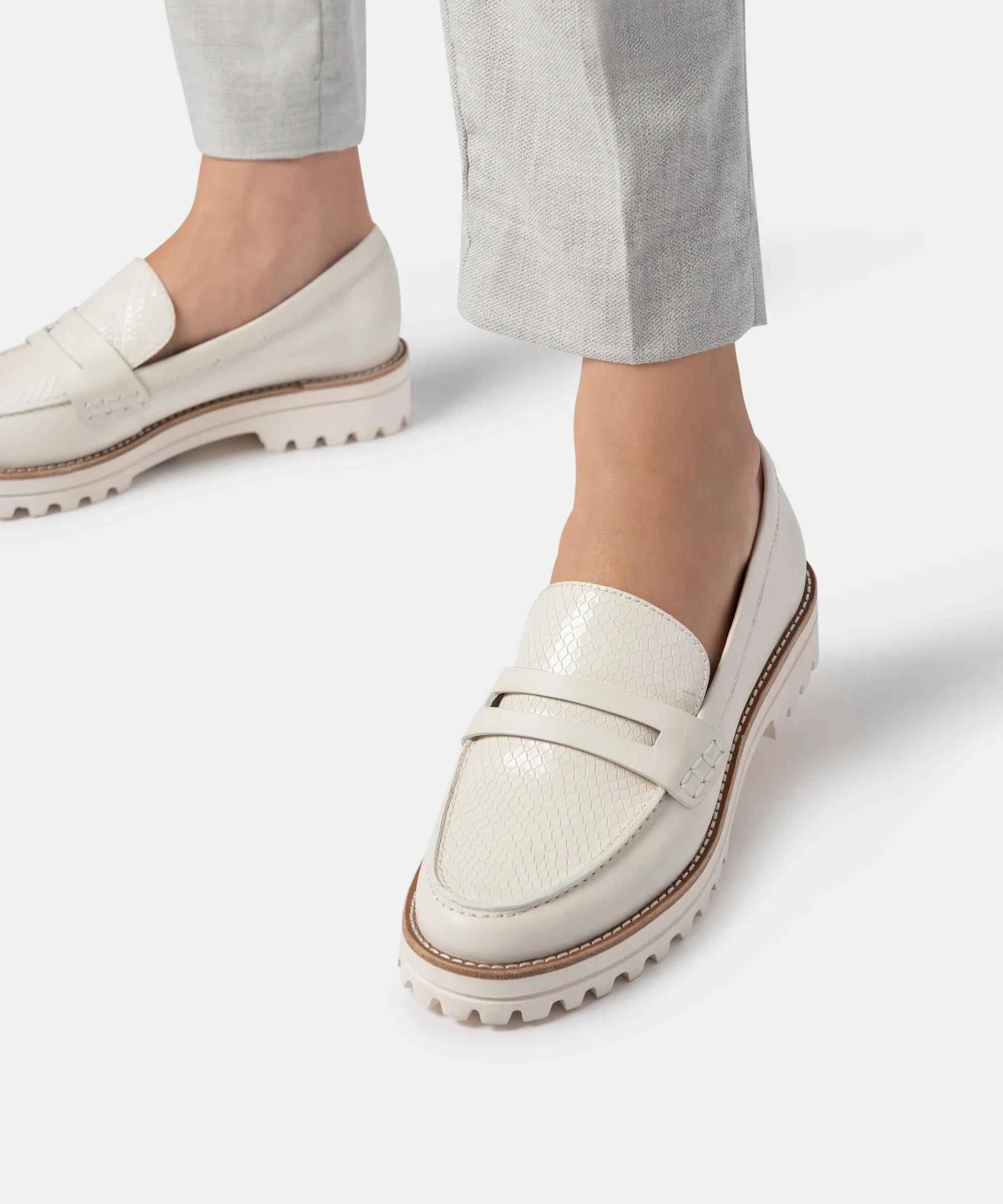 Kelsey DiPrima's AUBREE FLATS IN WHITE LEATHER - re:vita