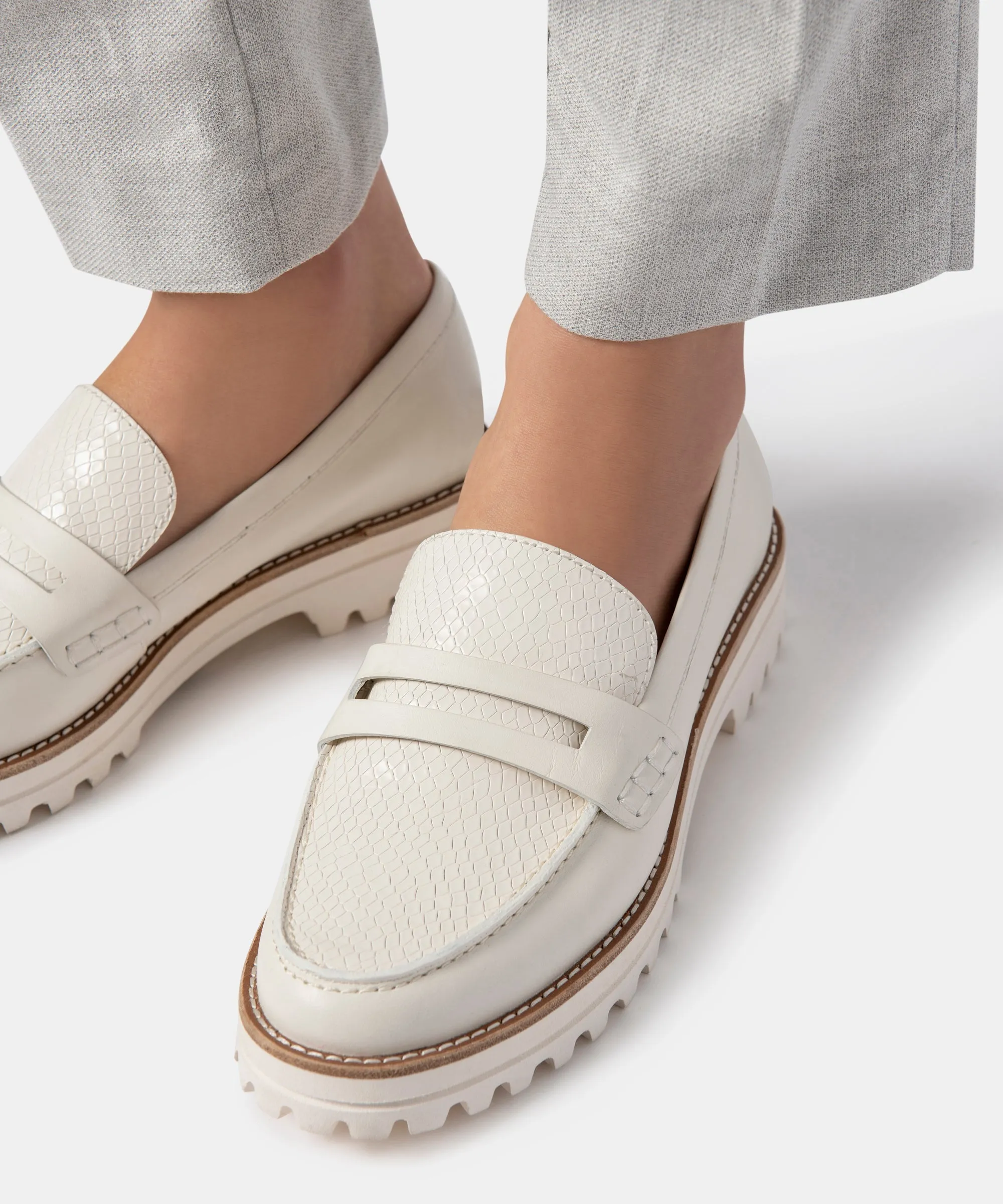 Kelsey DiPrima's AUBREE FLATS IN WHITE LEATHER - re:vita