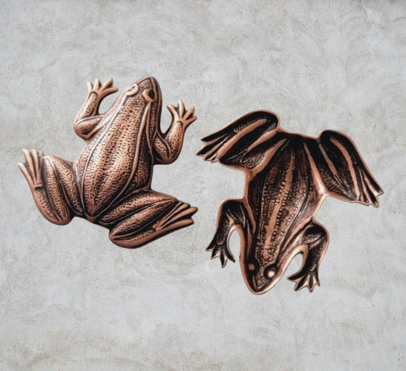 Oxidized Copper Brass Frog Stampings x 2 - 643CORAT